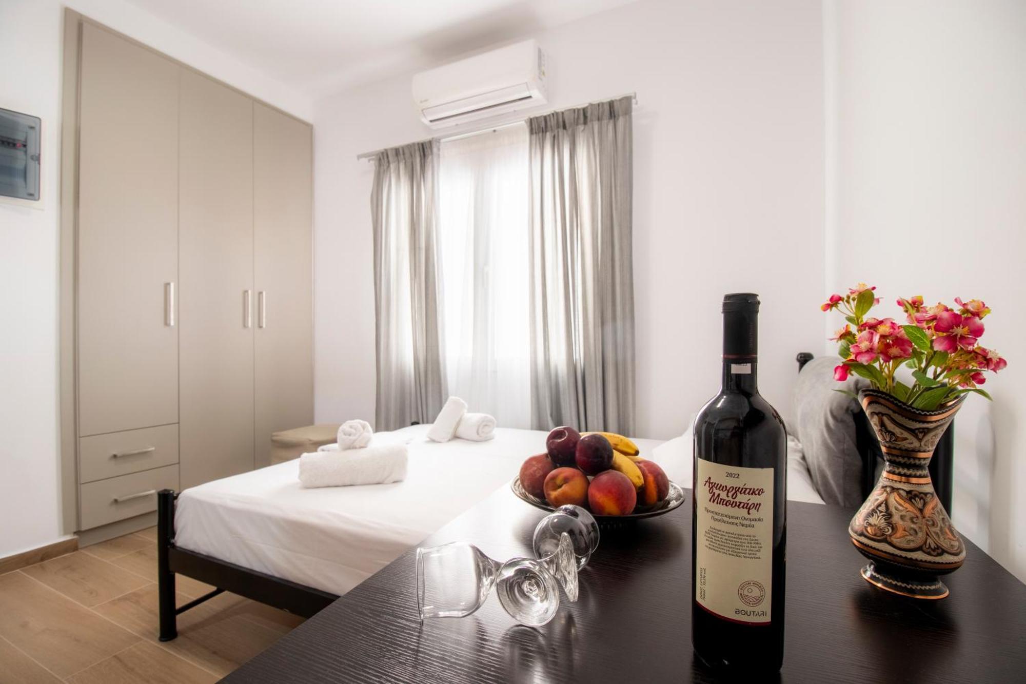 Central Park Urban Studios Ираклион Экстерьер фото